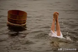 逐渐消失的“海女”：延续了千年时间，大海里的一道靓丽风景线图片