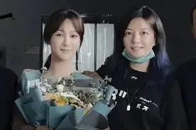 杨紫成功追星赵薇，与偶像同框丝毫不逊色，为真爱努力多年太励志图片