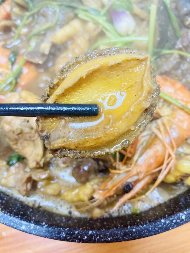 花胶鲍鱼椰子煲鸡 花胶鲍鱼煲鸡汤的功效