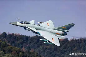 歼-10这三大技术突破，奠定歼-20技术基础，成就非凡战力图片