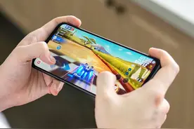 网购买手机就一定比实体店便宜吗？线下店老板：差距太大了！图片