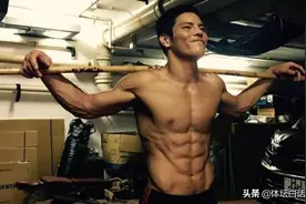 搏击主席怒怼向佐打假拳：碰到我你就惨了，但给向华强和发哥面子图片