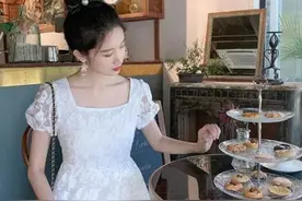 炎热的夏天，到底穿什么颜色的衣服最不怕热呢，来看看吧图片