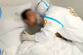 江苏医疗队男护士摘下口罩，大叔一眼就认出“你是小胡”图片