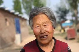 岳母让女儿女婿养老，女婿提7个条件，答应再来，否则不养图片