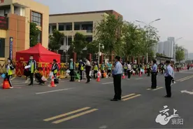 襄阳东津公安全力以“复”保开学，襄阳三中2168名学生安全入校图片