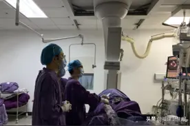 怪了！50岁男子活动就胸闷，医生：我只好在他心内装一个“探头”图片