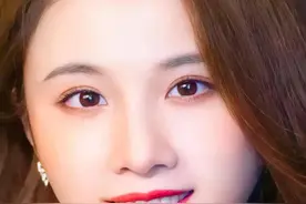 美女对联故事图片