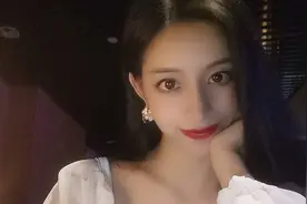 小说：“我在你身边，你能给我什么？”图片