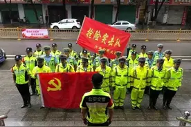 上饶公安抗洪前线，感动你的这些故事图片