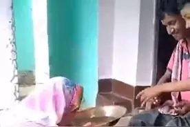 印度水妻：喝丈夫洗脚水表忠心，没法和正妻平起平坐，却屡禁不止图片