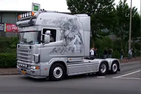 6点气囊减震，长度超过3米，带你看看斯堪尼亚生活舱驾驶室图片