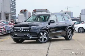 进口7座设计，尺寸巨大的豪华旗舰SUV，6缸超大排量，实拍奔驰GLS图片