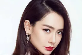 想红想疯了？戚薇裤子反穿引热议网友：时尚就是不好好穿衣服？图片