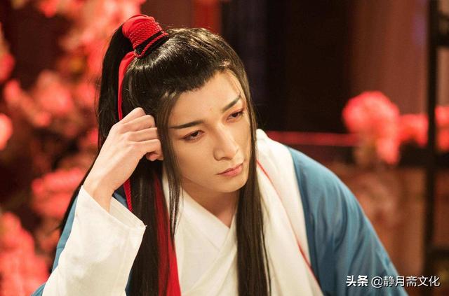 民间故事：农夫山中避雨，天上掉下个美女子，背回家得到神奇金铃