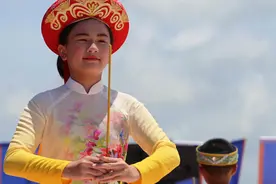 中国有一个特殊的民族，是从越南移民来的，他们的春节有哪些特色图片