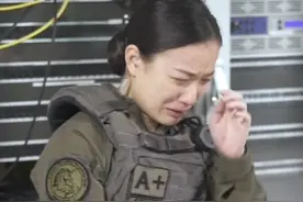 倪妮入戏太深哭得伤心欲绝，情绪失控拍桌大吼，刘德华暖心安慰图片