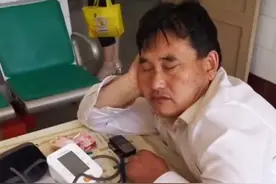 大衣哥不堪骚扰，被曝生病住院，网友为其抱不平图片