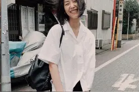 中年女人出门别总背双肩包，多背这几种包，时髦上档次图片