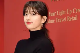 秀智真是同龄人中最会穿的，牛仔造型太惊艳，每一套都很抢镜图片