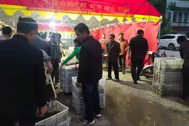 华容县北景港镇：一间“虾铺”解民忧 学史促干开新局图片