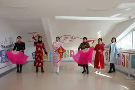 银滩东方模特队 秀出美丽人生图片