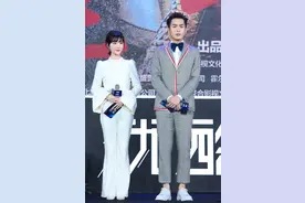 张若昀毛晓彤现身活动，二十厘米身高差超萌图片