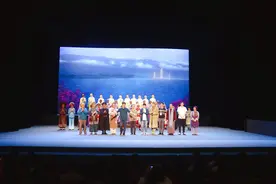 大型白剧《白子情怀》今日正式公演 文艺之美助党史学习教育增添活力图片