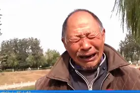 买红薯支付时多摁了一位数，七旬大爷哭成泪人：哪怕退一半也行啊图片