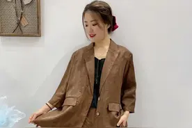 衣服买多不如买精，香云纱提花压皱套装，婆婆穿着显瘦又减龄图片
