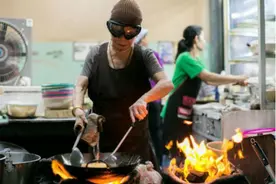 街边小摊也能入选米其林？泰国这些街边美食，实力不容小觑图片