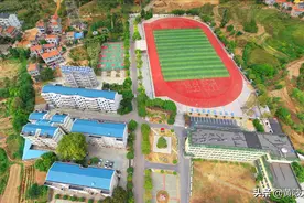 从提高师资水平出发，黄陂二中三中需要搬到城里吗，比如盘龙城？图片