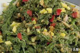 蒸米米蒿是农村都爱吃的蒸野菜，儿时味道，再不吃春天一过就没了图片
