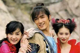 知名歌手沦落为街头卖唱，自曝因负债付不起房租，险吃药轻生图片