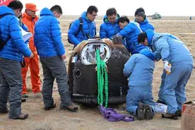 可以用手直接触摸月球土壤吗？月球土壤会有辐射吗？图片