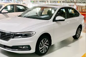 全新大众朗逸曝光，新增双色轮毂，8寸液晶仪表，挑战卡罗拉图片