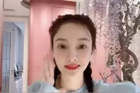 李小璐编麻花辫跳热舞，穿露脐装大秀诱人好身材图片