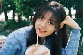 赵今麦换发型堪称整容，闷声一年留黑长直后，直男眼中的初恋脸图片