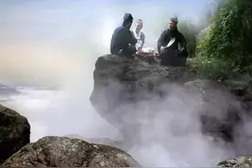 读《梦游天姥吟留别》感觉李白真的太会骂人了图片