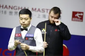 太强了！狂轰147，横扫世界第一和4届世界冠军，丁俊晖应学小钢炮图片