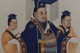 天子戴的帽子，为何脑袋上顶个搓板，垂着算盘珠子？图片