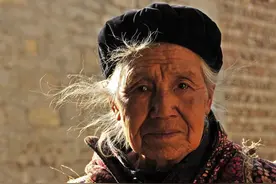 俗语“家有长寿星，后辈会短寿”，有道理吗？图片