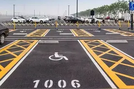 北京率先出台新政！私家车占用盲道、无障碍停车位，最高罚3万图片