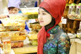 宁夏这家羊杂店，因老板娘神仙颜值走红，本地人却吐槽又贵又难吃图片