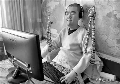 逝年歌词（他是乐坛最特别的作词人）