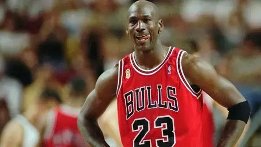 NBA纪实连载27:98年带领内忧外患的公牛三连冠，乔丹彻底封神上卷