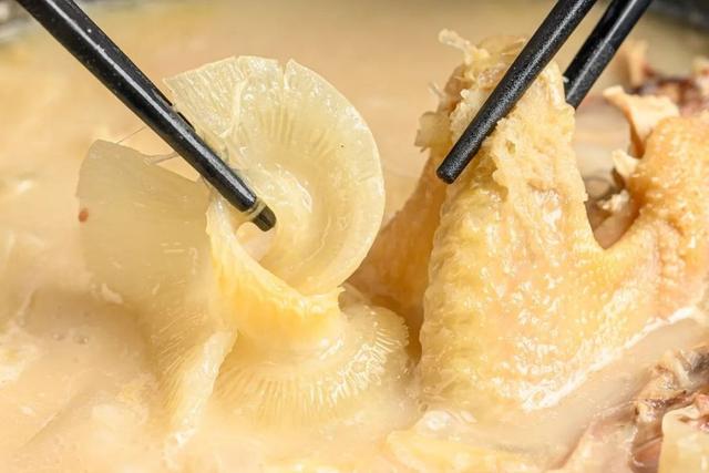 翅骨花胶煲鸡 2026年翅骨花胶煲鸡汤的做法