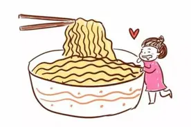 孕妈偷吃泡面引热议！偶尔吃可以吗？为了胎儿，看下营养师的建议图片