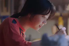 何炅观看《以家人之名》，还说自己也友情出演，谭松韵机智回复图片