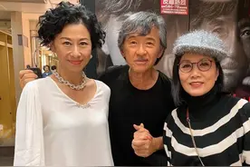 74岁林子祥和60岁叶倩文近照，一个头发花白，一个满脸皱纹图片